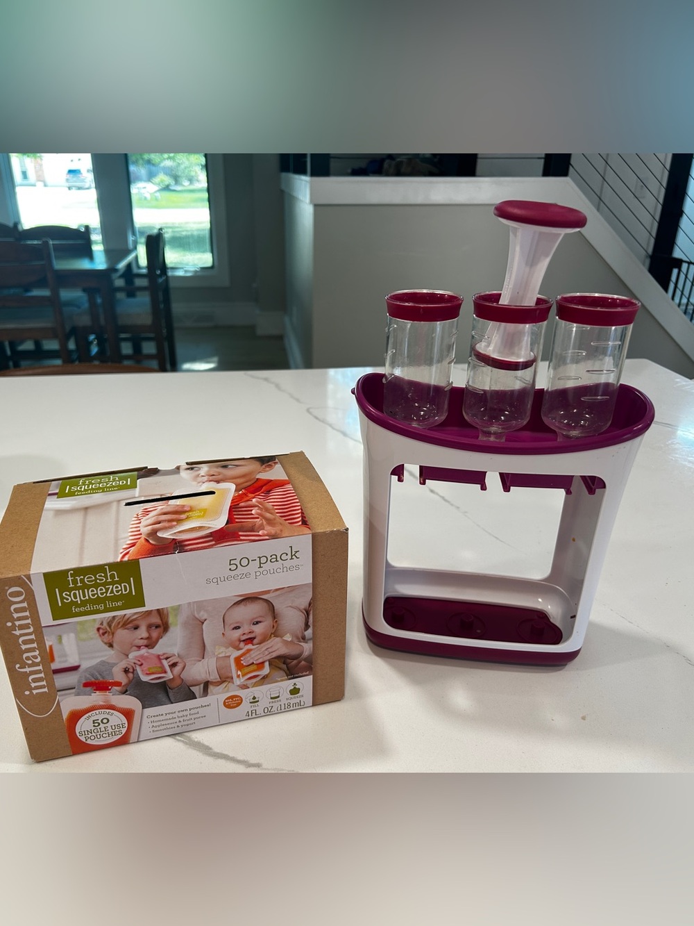 Infantino Squeeze Station + Pouches